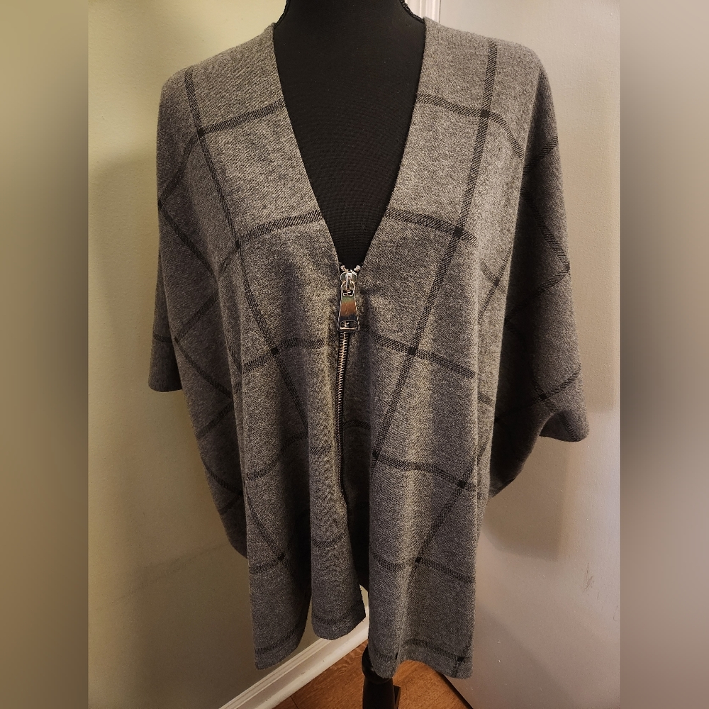 Oversized Wrap Poncho S/M